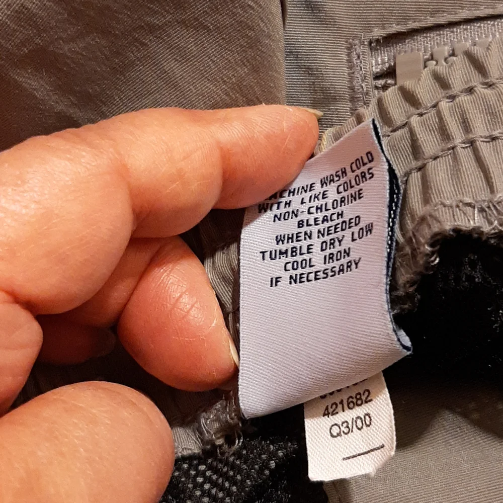 1/2 PRICE🔻Old Navy Nylon Shell Ski/Snowboard Pants - Picture 8 of 11
